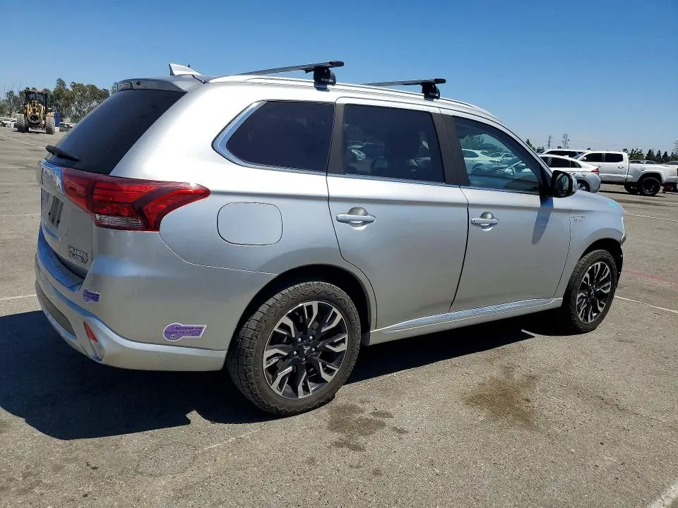 2018 MITSUBISHI OUTLANDER SE  