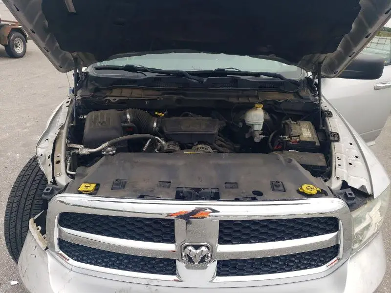 2013 RAM 1500 SLT  