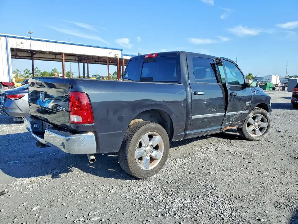 2015 RAM 1500 SLT  