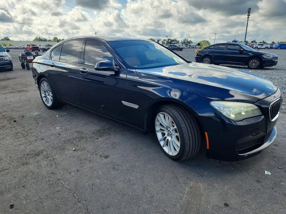 2013 BMW 750 I  