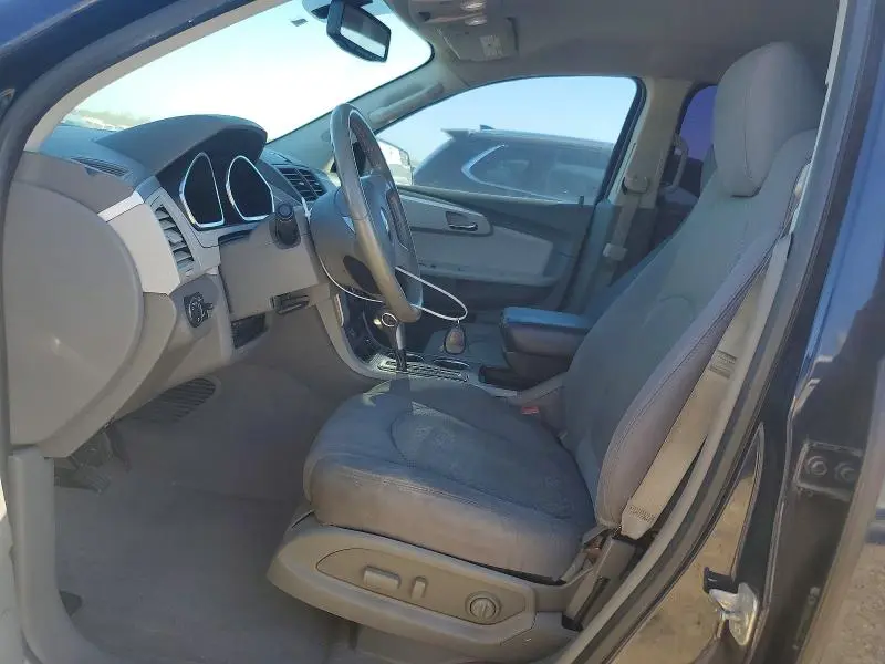 2011 CHEVROLET TRAVERSE LT  
