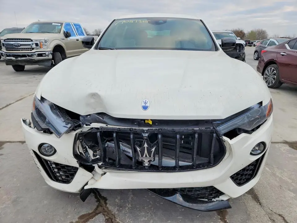 2024 MASERATI LEVANTE MODENA  