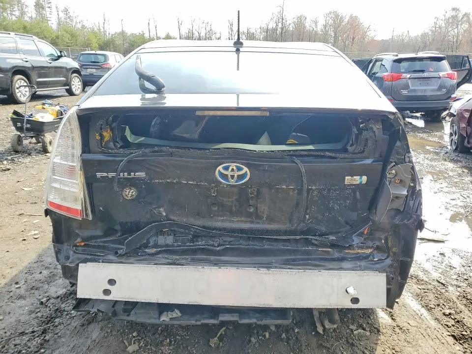 2010 TOYOTA PRIUS III  