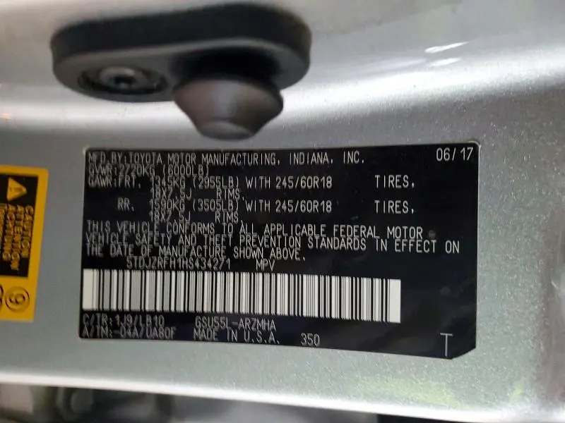 2017 TOYOTA HIGHLANDER SE  