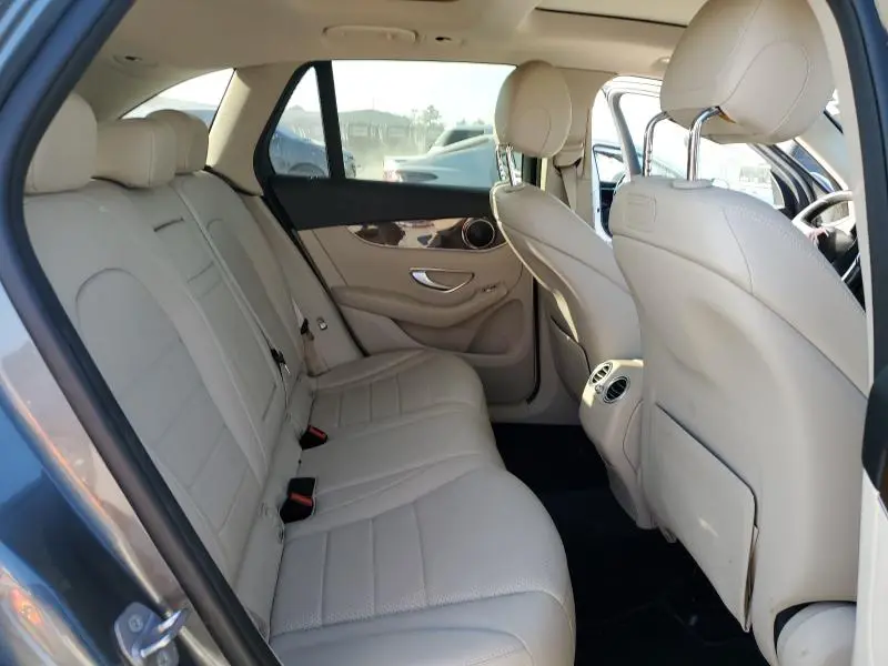 2018 MERCEDES-BENZ GLC 300  