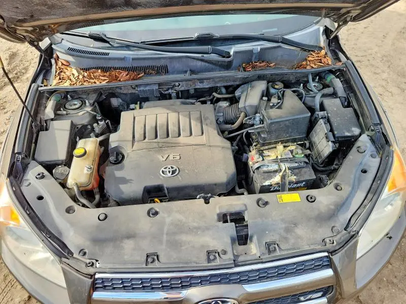 2010 TOYOTA RAV4 LIMITED  