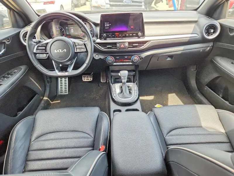 2024 KIA FORTE GT LINE  