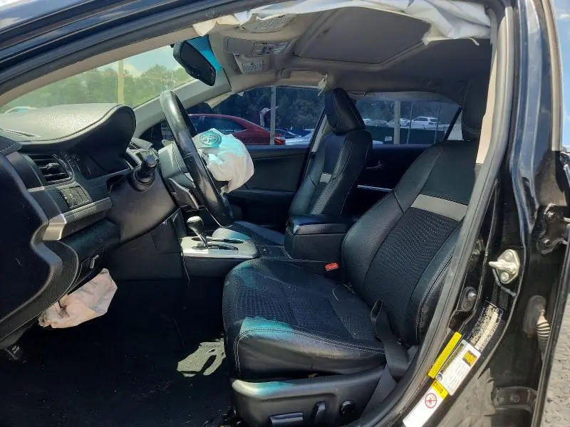 2014 TOYOTA CAMRY SE  