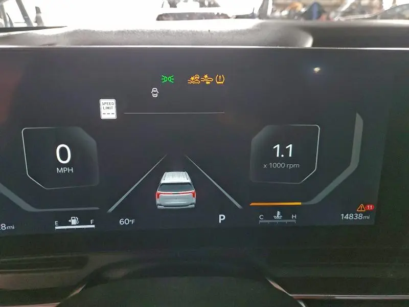 2025 KIA CARNIVAL SX  