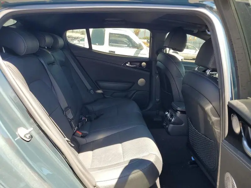 2022 KIA STINGER GT LINE  