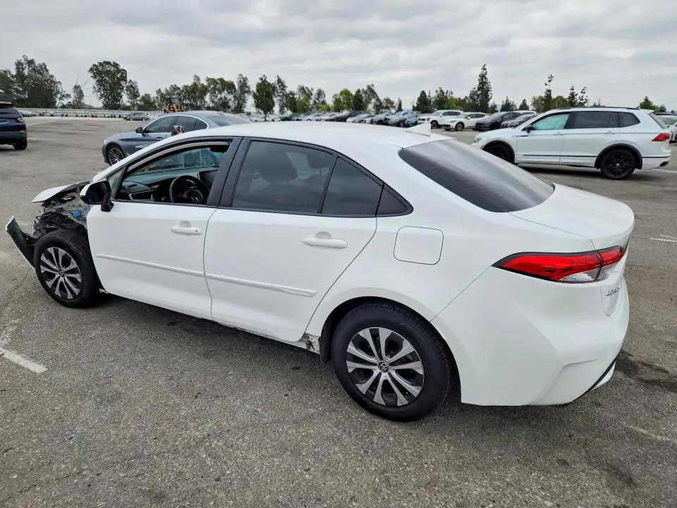 2021 TOYOTA COROLLA LE  