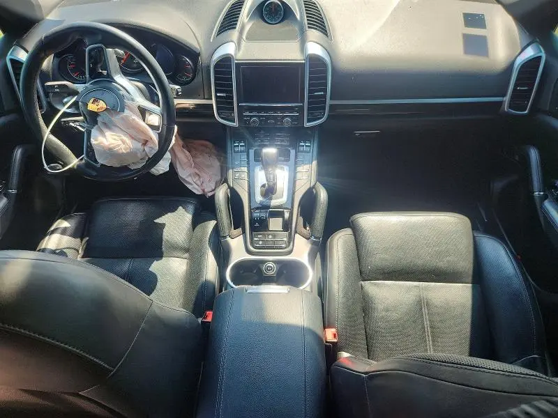 2016 PORSCHE CAYENNE   