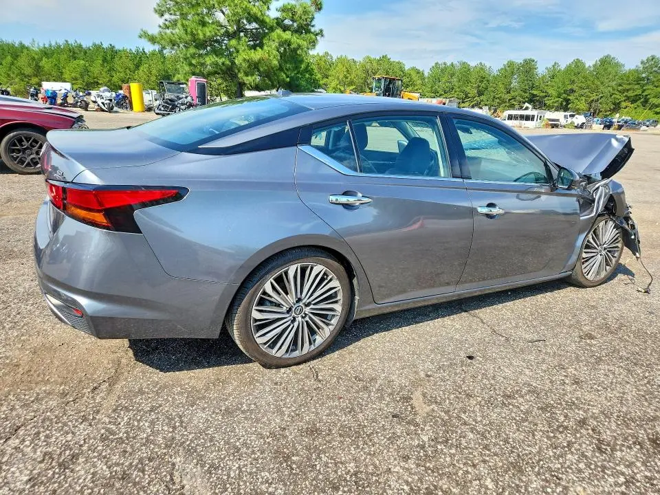 2023 NISSAN ALTIMA SL  