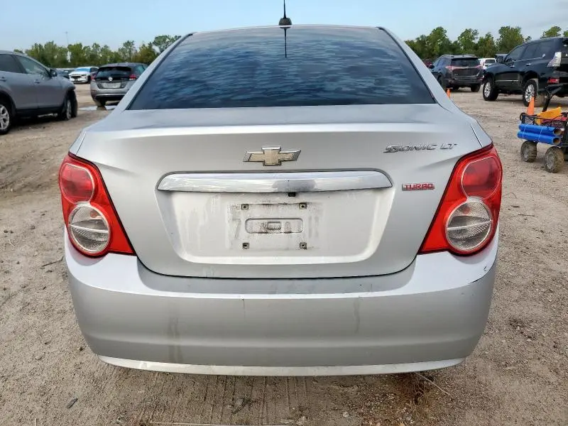 2016 CHEVROLET SONIC LT  