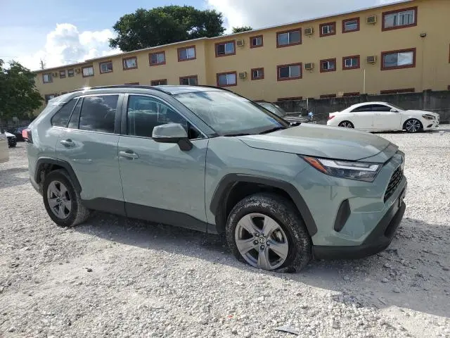 2022 TOYOTA RAV4 XLE  