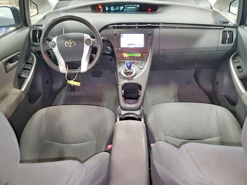 2010 TOYOTA PRIUS III  