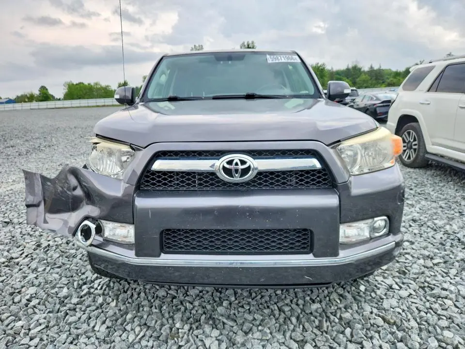 2013 TOYOTA 4RUNNER SR5  