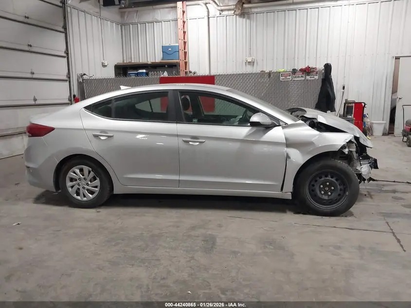 2018 HYUNDAI ELANTRA SE