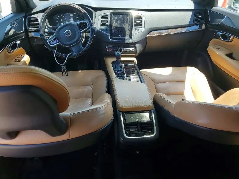 2018 VOLVO XC90 T5  