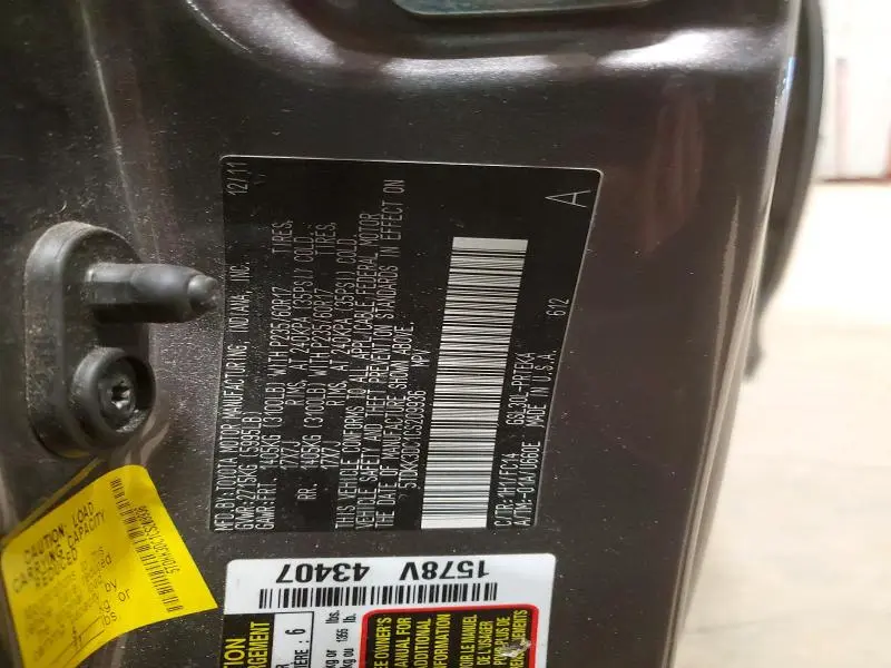 2012 TOYOTA SIENNA LE 8-PASSENGER  