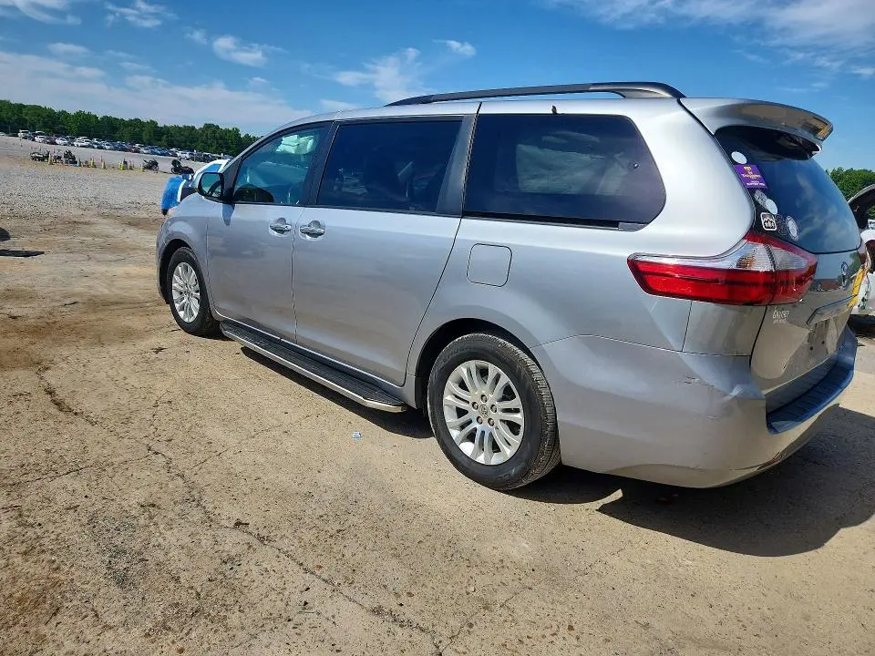 2016 TOYOTA SIENNA XLE 8-PASSENGER  