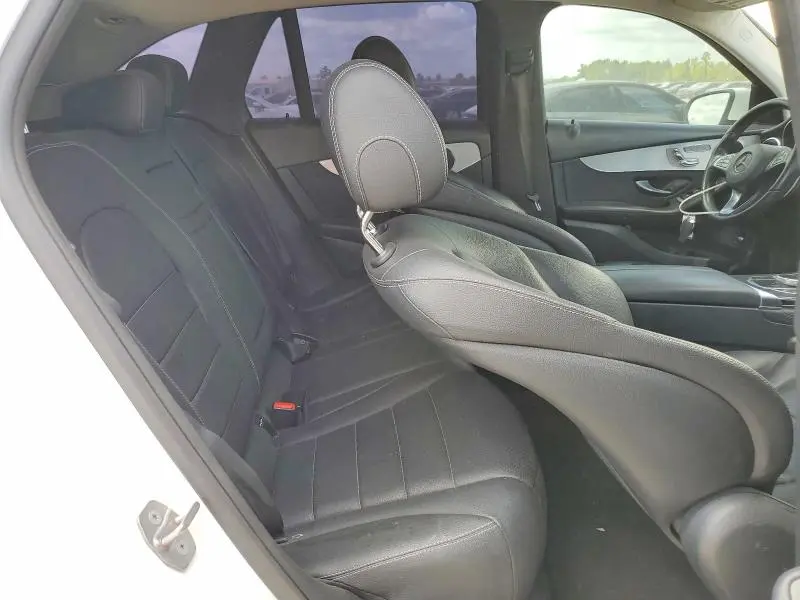 2019 MERCEDES-BENZ GLC 300  