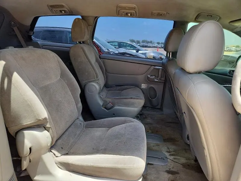 2010 TOYOTA SIENNA CE 8-PASSENGER  