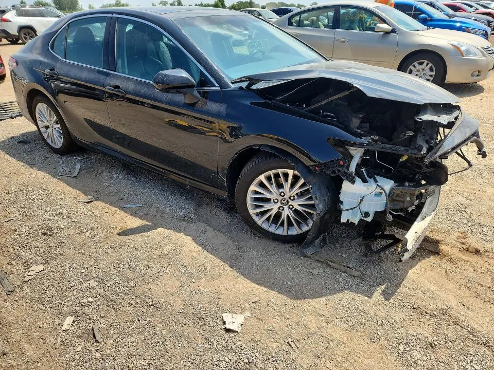 2018 TOYOTA CAMRY XLE  