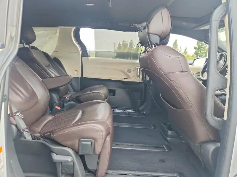 2023 TOYOTA SIENNA PLATINUM 7-PASSENGER  