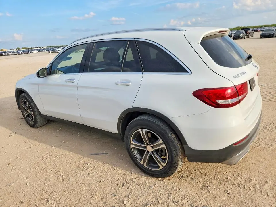 2016 MERCEDES-BENZ GLC 300  