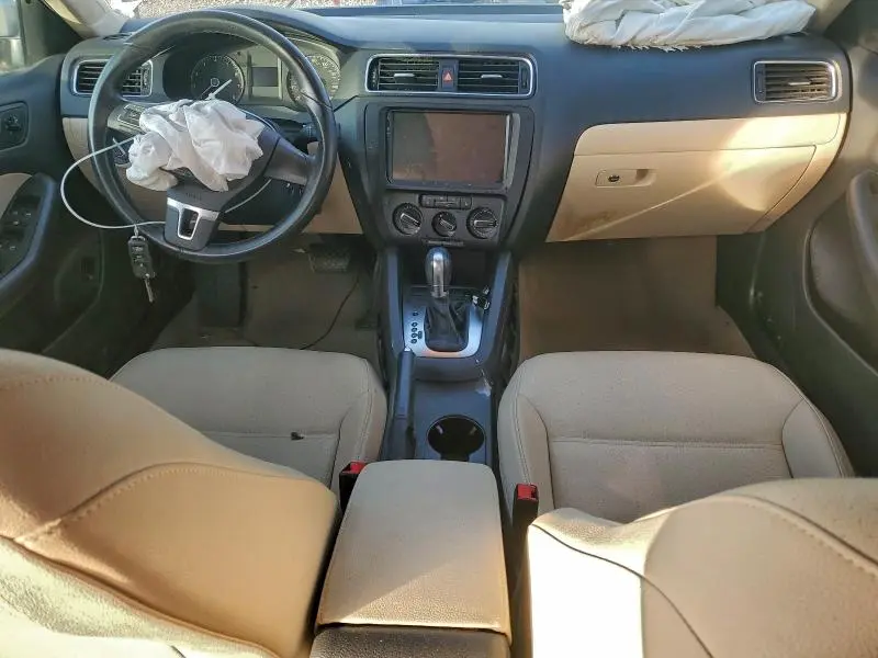 2011 VOLKSWAGEN JETTA SE  