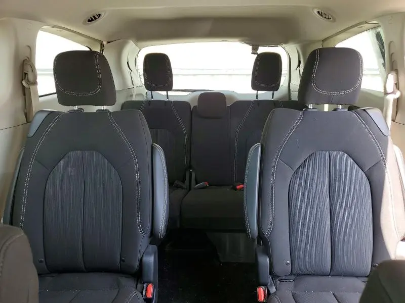 2024 CHRYSLER VOYAGER LX  