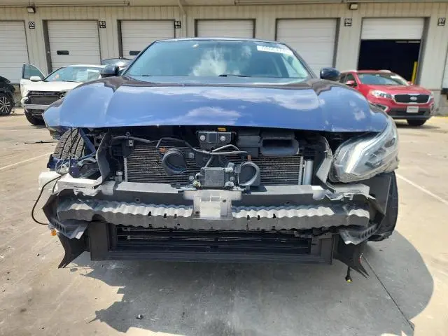 2019 NISSAN ALTIMA SR  