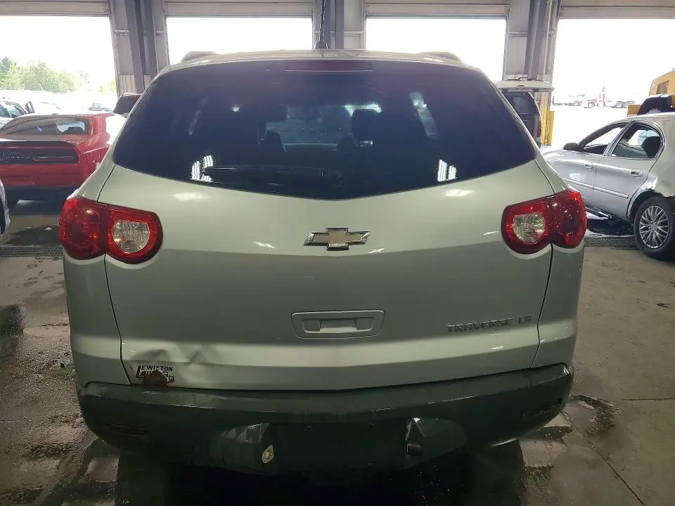 2012 CHEVROLET TRAVERSE LS  