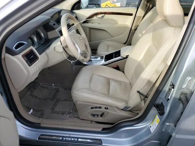 2012 VOLVO XC70 3.2  