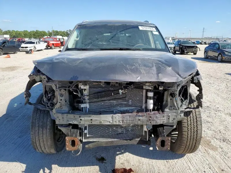 2023 INFINITI QX80 LUXE  