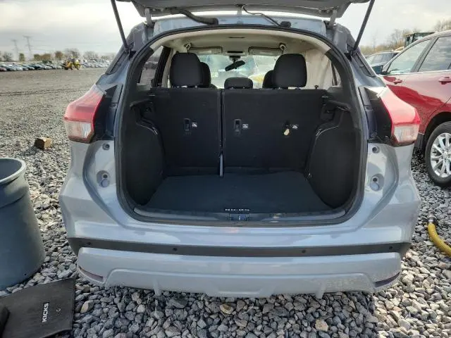 2022 NISSAN KICKS SV  