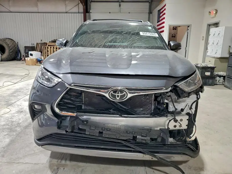 2025 TOYOTA HIGHLANDER LE  