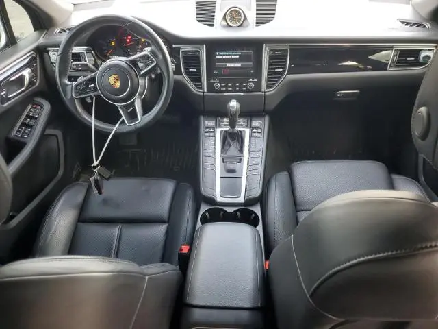 2017 PORSCHE MACAN   