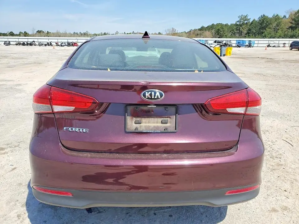2018 KIA FORTE LX  