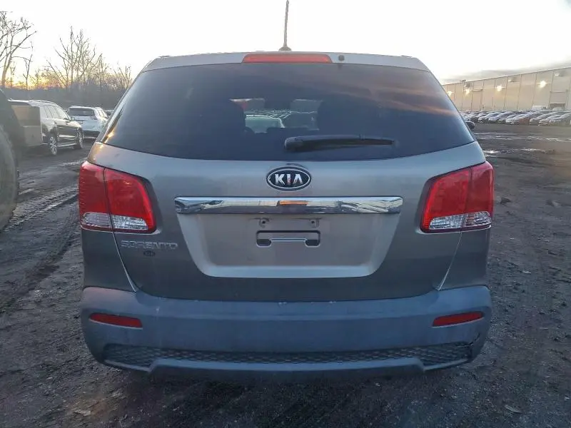 2011 KIA SORENTO BASE  