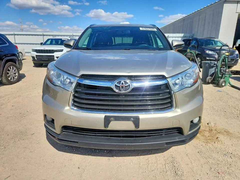 2016 TOYOTA HIGHLANDER XLE  