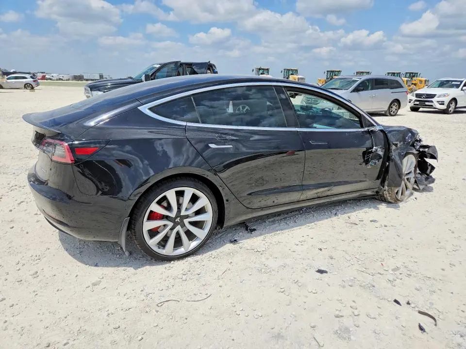 2018 TESLA MODEL 3   