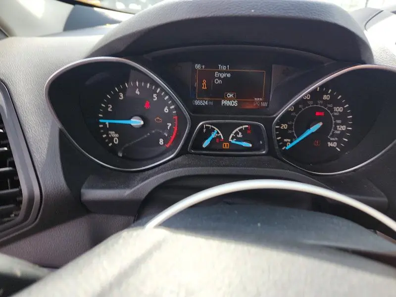 2017 FORD ESCAPE SE  