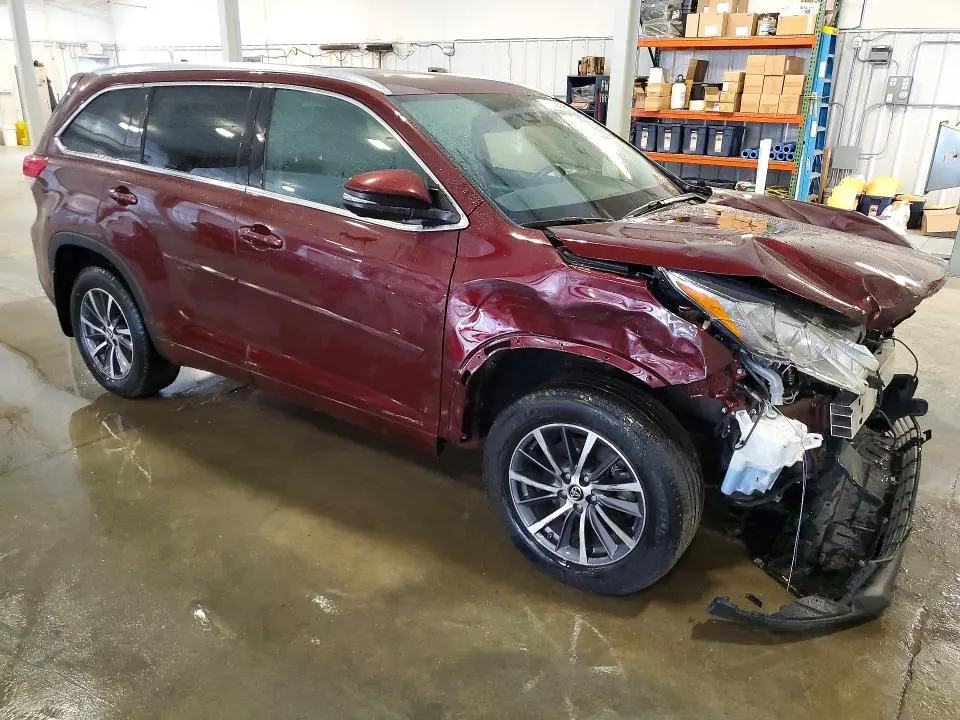 2017 TOYOTA HIGHLANDER XLE  