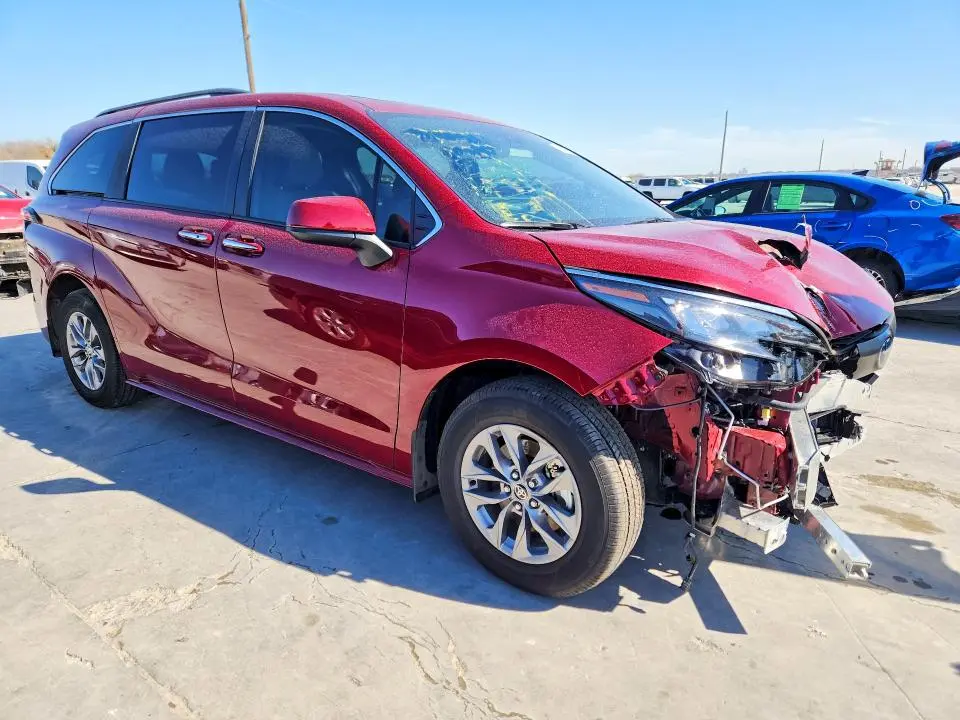 2025 TOYOTA SIENNA   