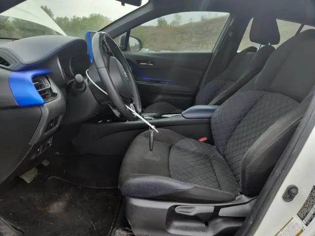 2021 TOYOTA C-HR XLE  