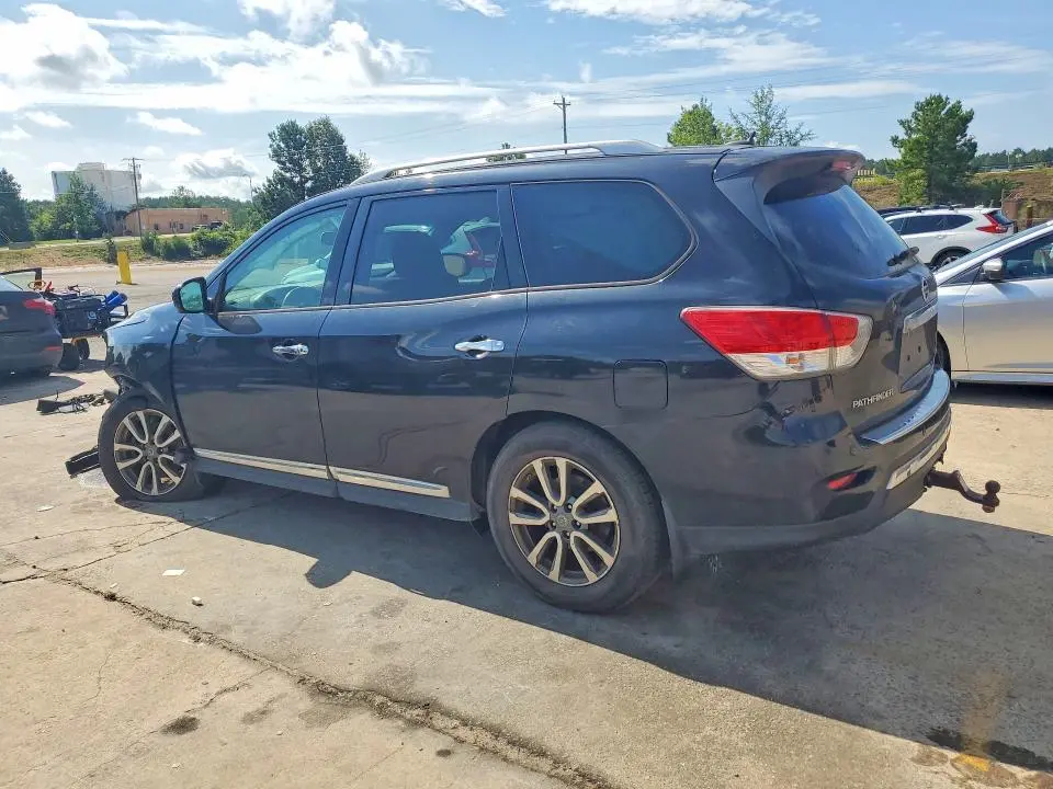 2016 NISSAN PATHFINDER SL  