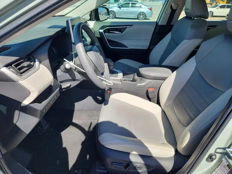 2023 TOYOTA RAV4 XLE PREMIUM  