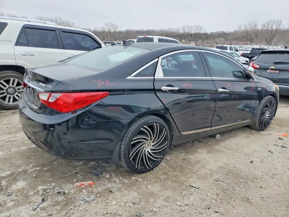 2011 HYUNDAI SONATA GLS  
